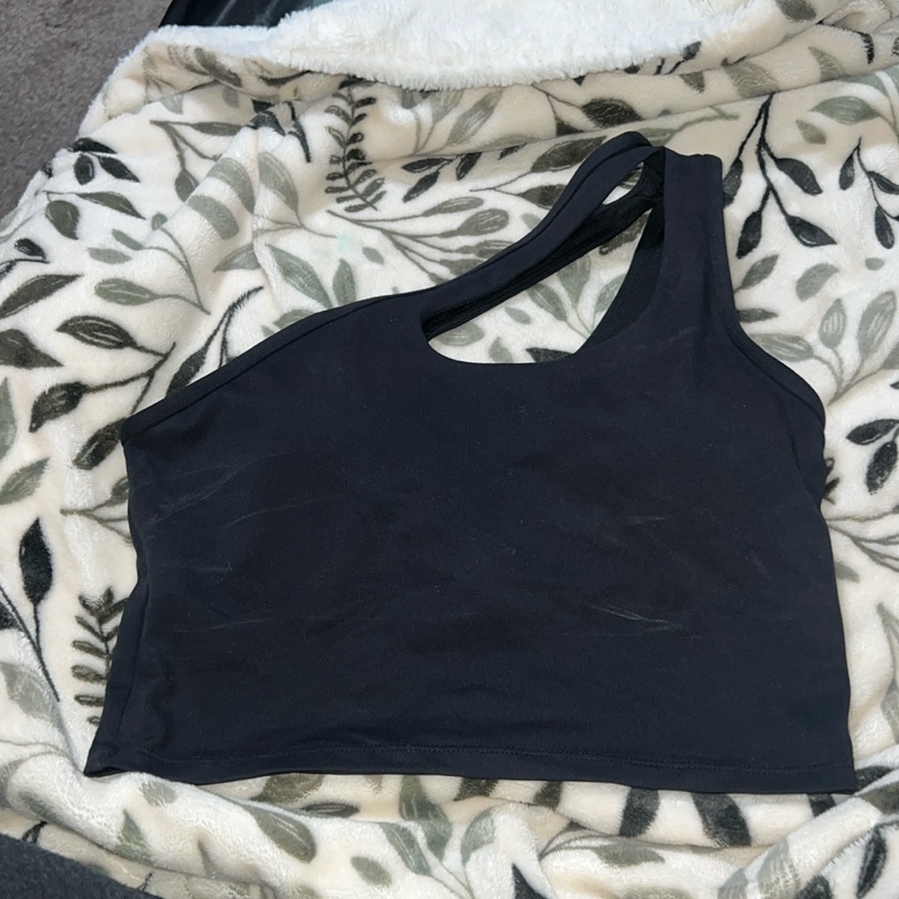 One strap gym crop-top built in bra !